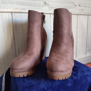 SHEIN Brown Suede Footwear